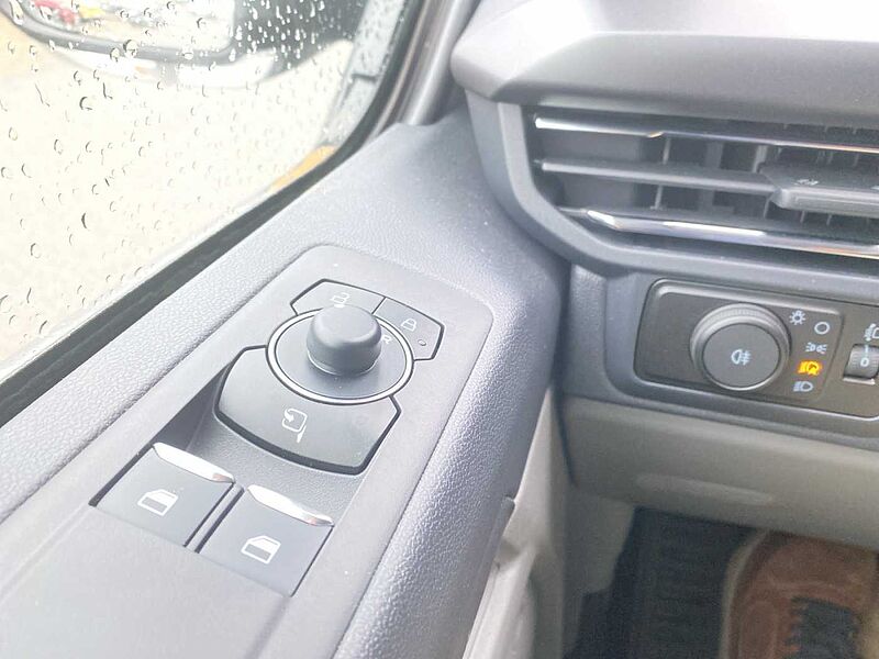 Ford Tourneo Custom Titanium 320 L1 Automatic 125KW