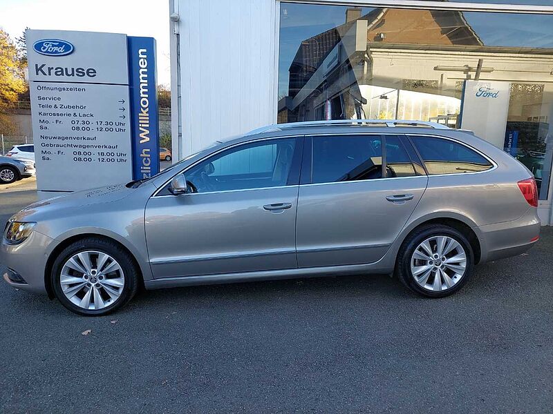 SKODA Superb 4x4 Elegance AHK NAVI