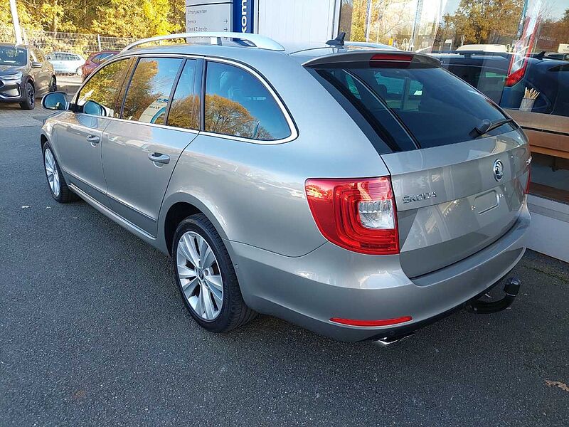 SKODA Superb 4x4 Elegance AHK NAVI