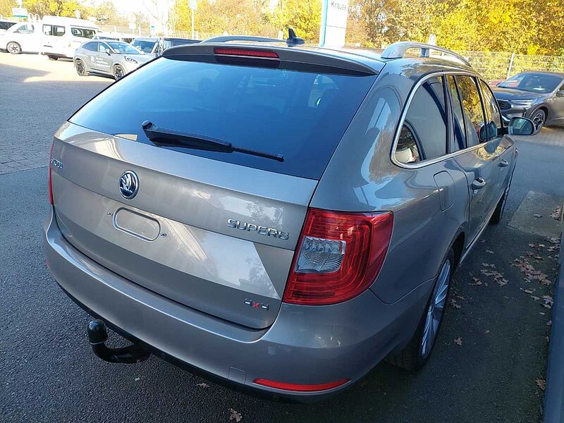 SKODA Superb 4x4 Elegance AHK NAVI
