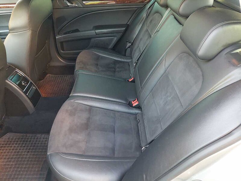 SKODA Superb 4x4 Elegance AHK NAVI