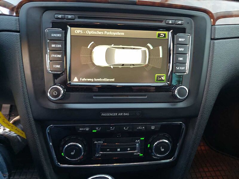 SKODA Superb 4x4 Elegance AHK NAVI