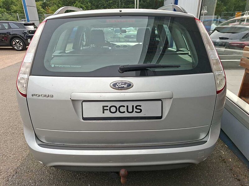 Ford Focus 1.6i Turnier AHK