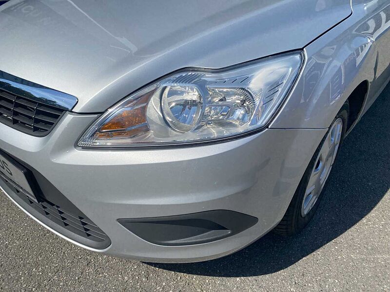 Ford Focus 1.6i Turnier AHK