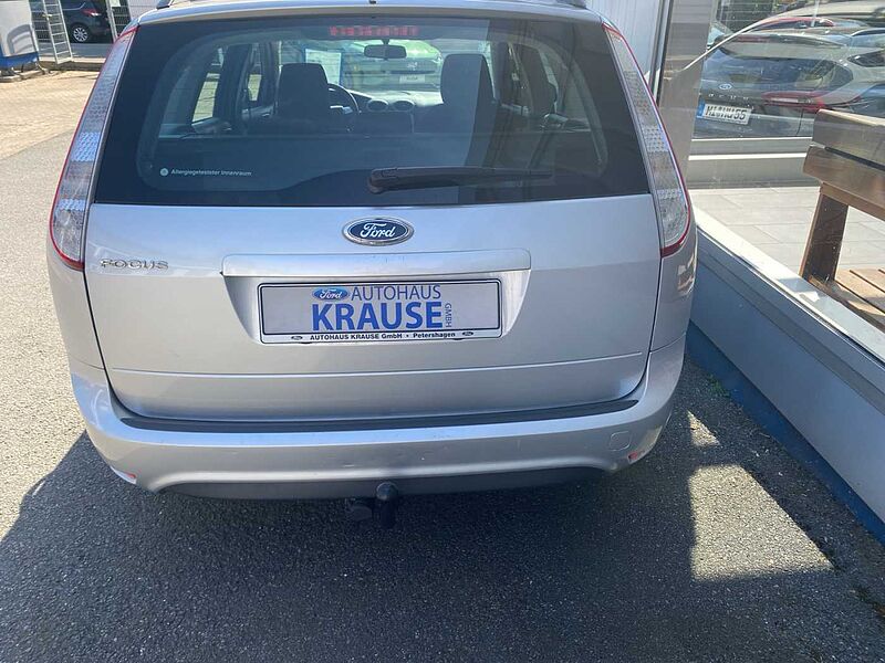 Ford Focus 1.6i Turnier AHK