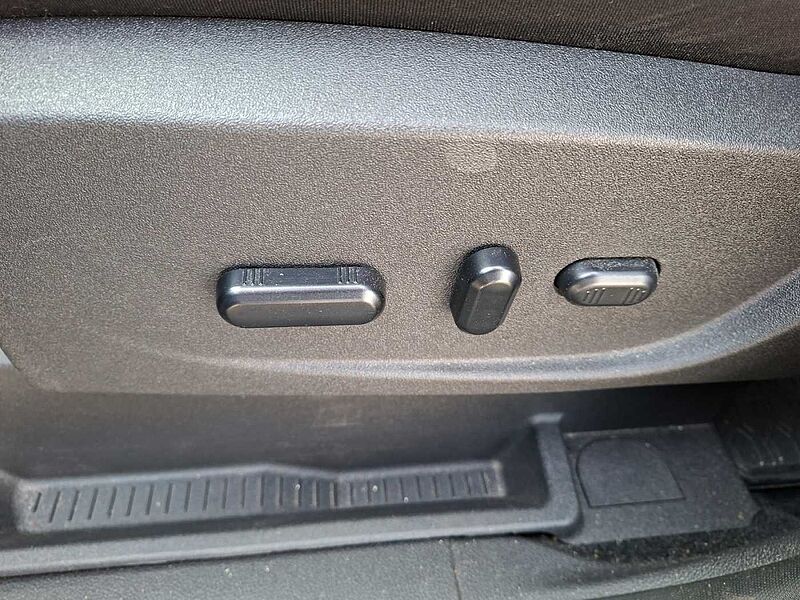 Ford Kuga Titanium AHK Navi WiPa