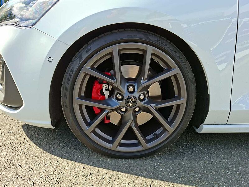 Ford Focus ST X Turnier Automatik Recaro AHK