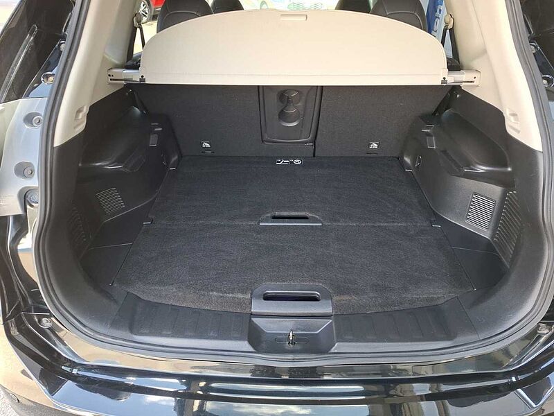 Nissan X-Trail Tekna 4x4 AHK 2000KG