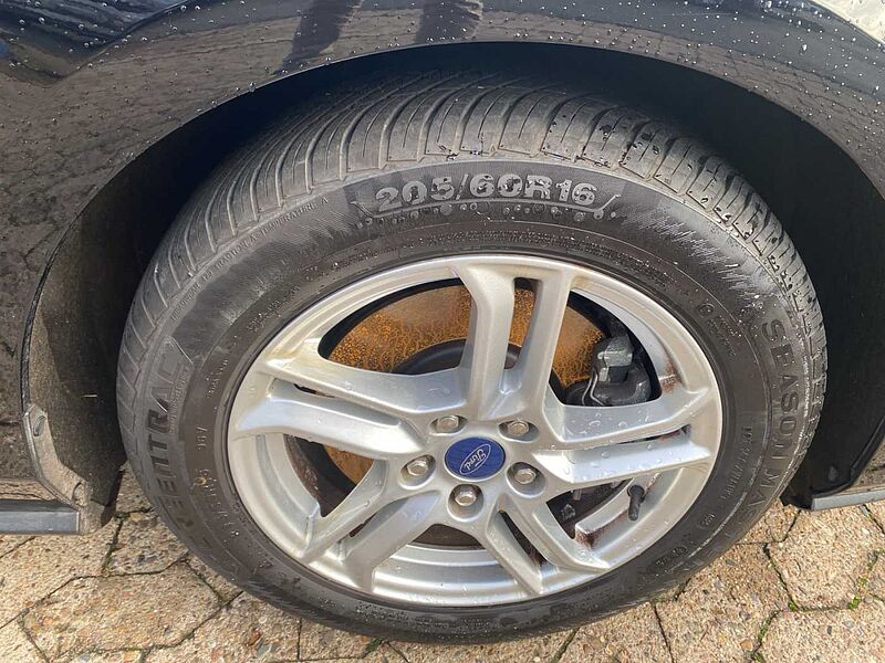 Ford Focus Cool&Connect Hybrid AHK