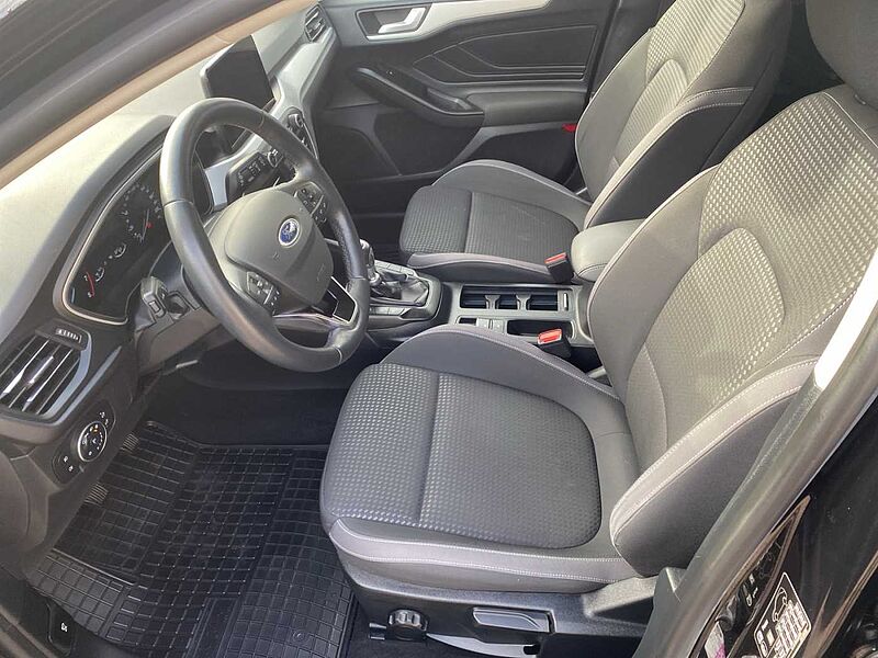 Ford Focus Cool&Connect Hybrid AHK