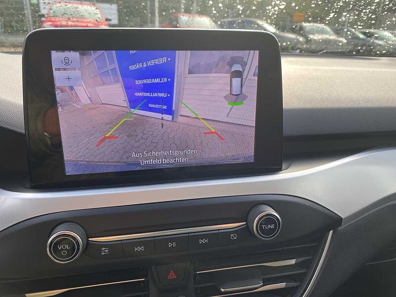Ford Focus Cool&Connect Hybrid AHK