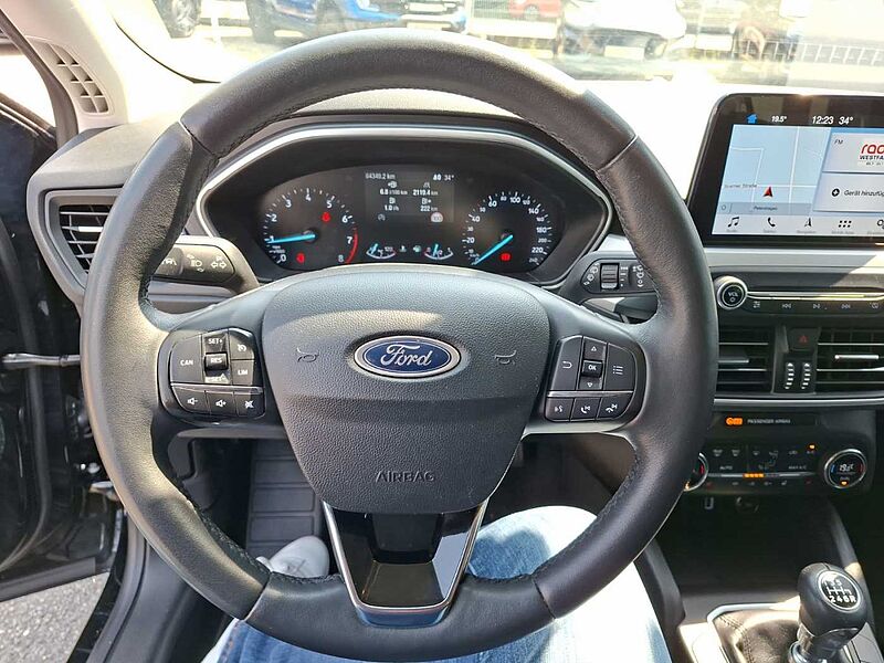 Ford Focus Cool & Connect