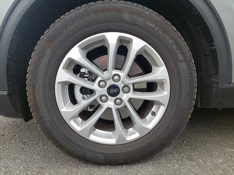 Ford Kuga 2.5 Hybrid FHEV Titanium Navi AHK