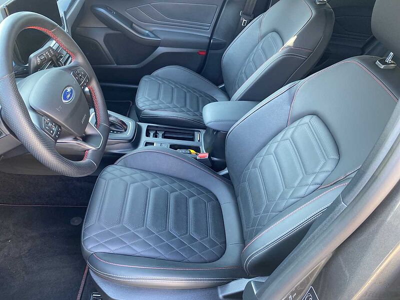 Ford Focus ST-Line X Automatic AHK