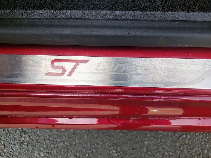 Ford Focus Turnier ST-LINE LED Navi 110kw AHK