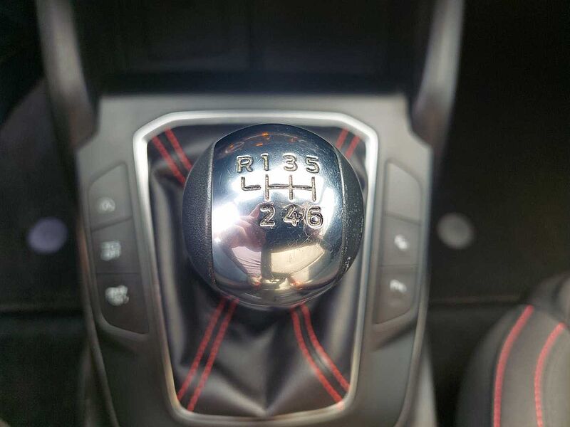 Ford Focus Turnier ST-LINE LED Navi 110kw AHK