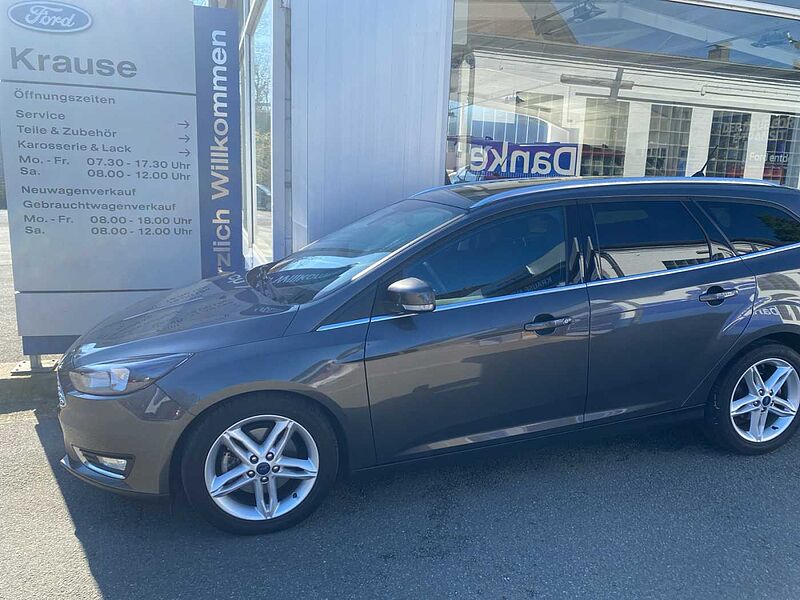 Ford Focus Titanium Navi  AHK 70TKM