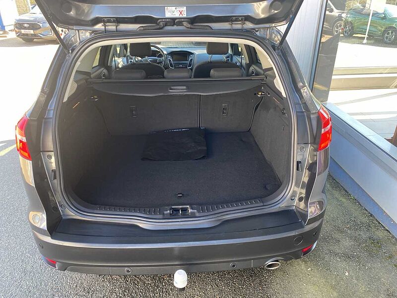 Ford Focus Titanium Navi  AHK 70TKM