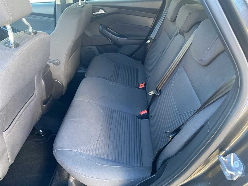 Ford Focus Titanium Navi  AHK 70TKM