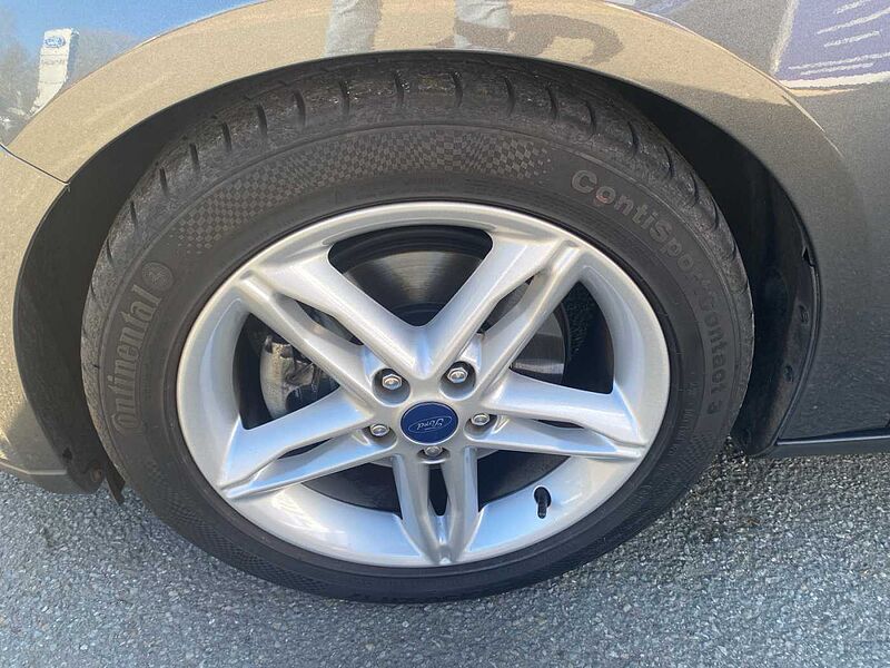 Ford Focus Titanium Navi  AHK 70TKM