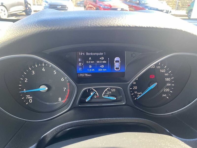 Ford Focus Titanium Navi  AHK 70TKM