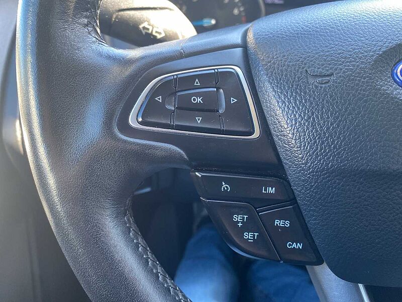 Ford Focus Titanium Navi  AHK 70TKM