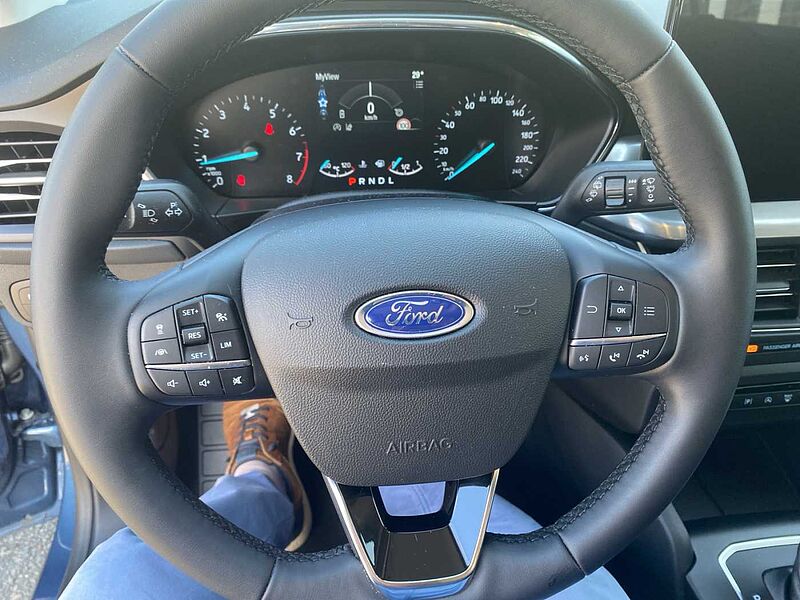 Ford Focus Titanium Hybrid Automatic 4TKM