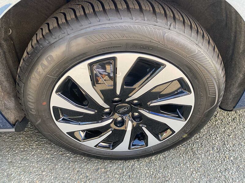 Ford Focus Titanium Hybrid Automatic 4TKM