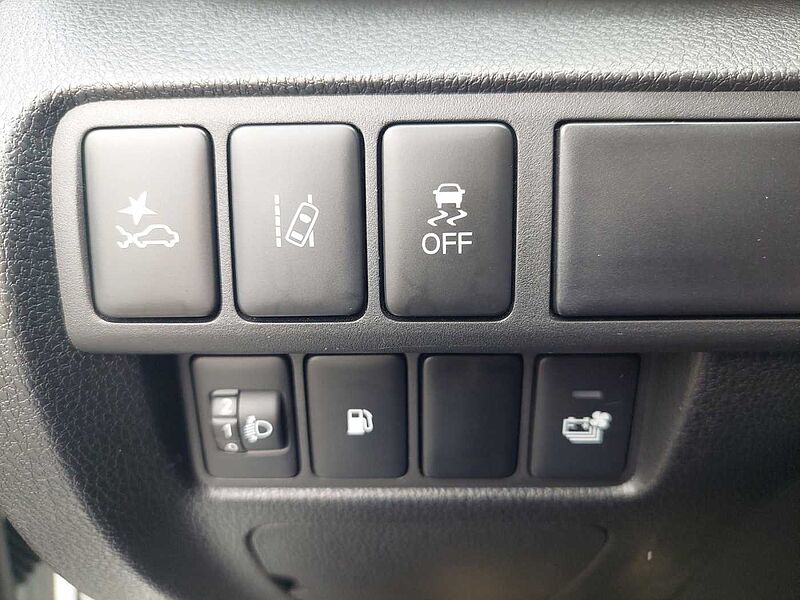 Mitsubishi Eclipse Cross Plug-in Hybrid 4x4 Plug-in Hybrid AHK 1. Hand