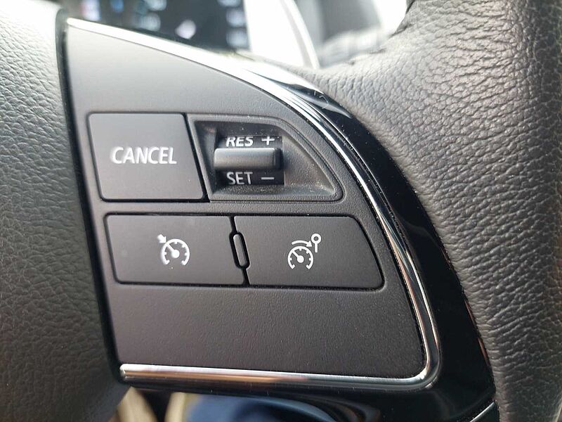 Mitsubishi Eclipse Cross Plug-in Hybrid 4x4 Plug-in Hybrid AHK 1. Hand