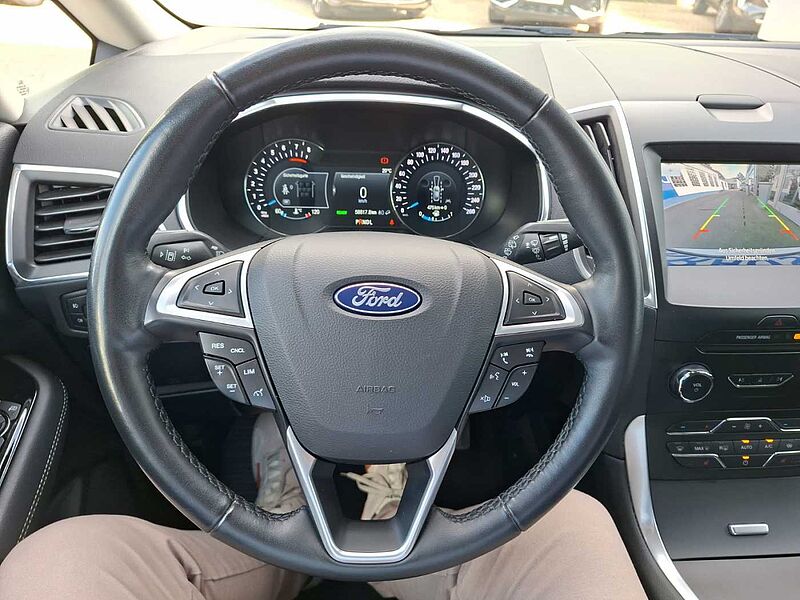 Ford S-MAX Titanium Hybrid AHK Navi WiPa 7 Sitzer