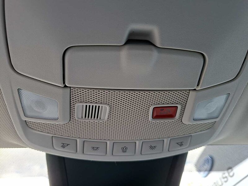 Ford S-MAX Titanium Hybrid AHK Navi WiPa 7 Sitzer