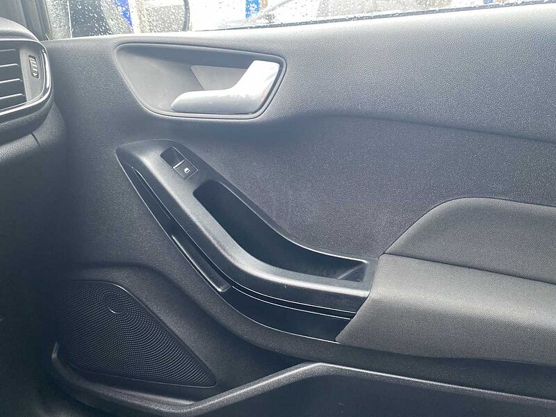 Ford Fiesta Cool&Connect  Navi Wipa