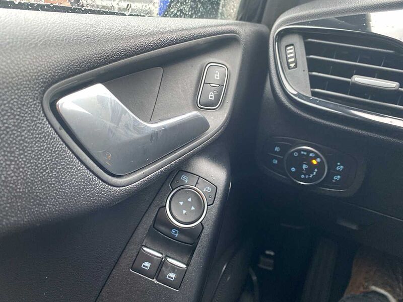 Ford Fiesta Cool&Connect  Navi Wipa