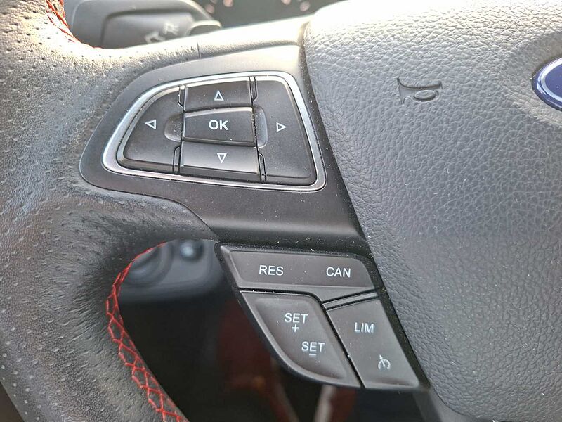 Ford Kuga ST Line AHK PaNo 1.Hand 4WD