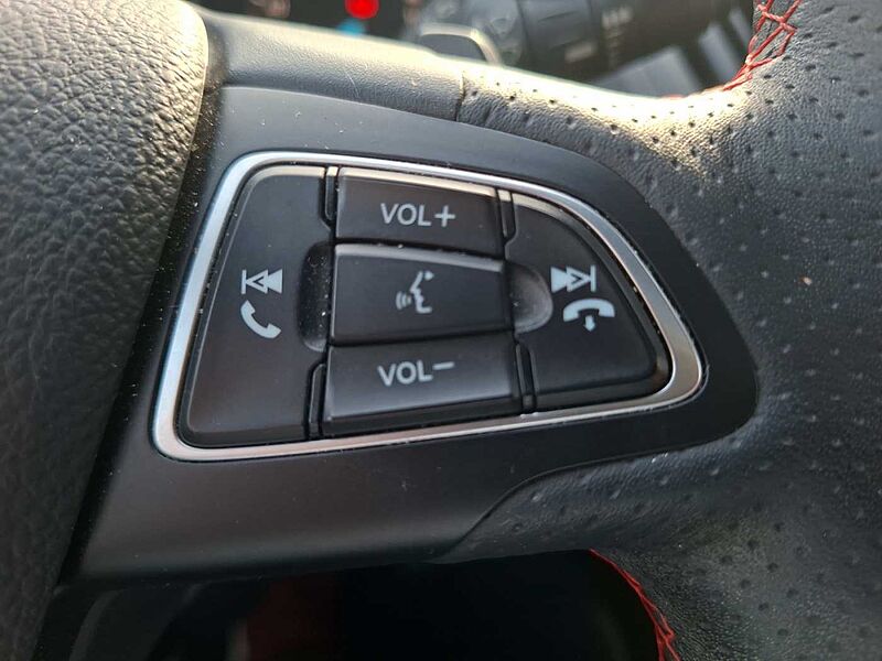 Ford Kuga ST Line AHK PaNo 1.Hand 4WD
